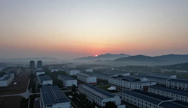 系统运维中的兼容性挑战与技术实现路径